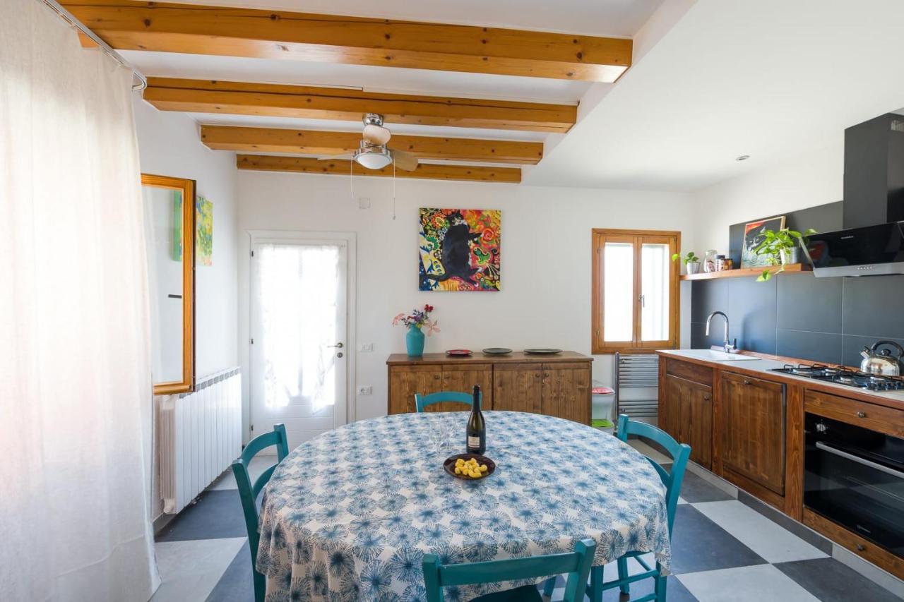 Night Galleria Holiday Home - Bed & Art In Burano - The Pink House Екстериор снимка