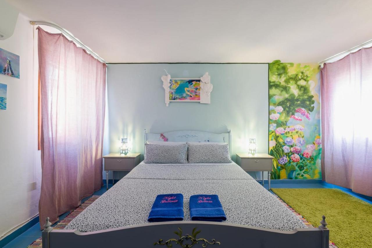 Night Galleria Holiday Home - Bed & Art In Burano - The Pink House Екстериор снимка