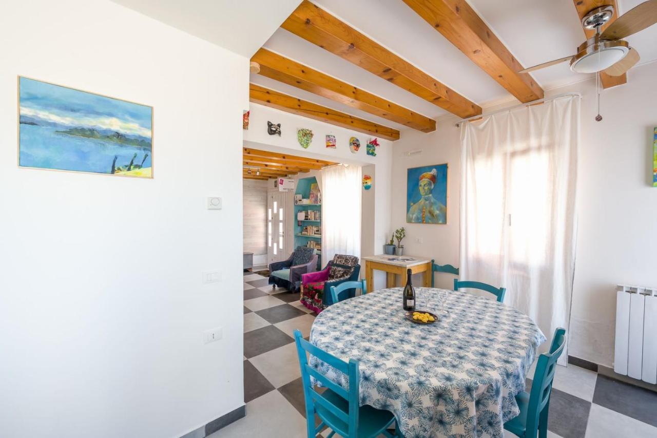 Night Galleria Holiday Home - Bed & Art In Burano - The Pink House Екстериор снимка