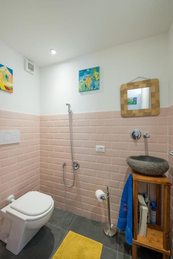 Night Galleria Holiday Home - Bed & Art In Burano - The Pink House Екстериор снимка