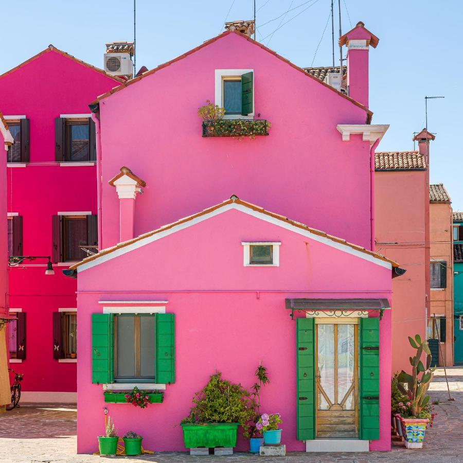Night Galleria Holiday Home - Bed & Art In Burano - The Pink House Екстериор снимка